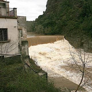 Esponella, presa riuades provocades per la pluja seguint el Fluvià