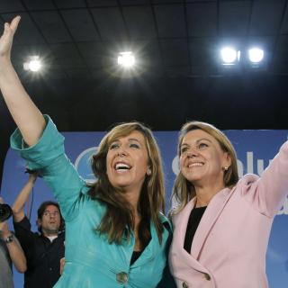 Alícia Sánchez-Camacho i María Dolores de Cospedal en el míting final del PP a Cerdanyola del Vallès