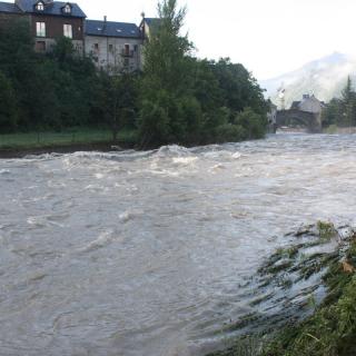 El riu Noguera Pallaresa aquest dimecres al matí, a Esterri d'Àneu 