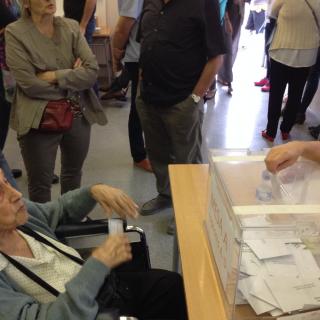 La meva mare, de cent anys, votant