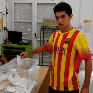 Votant amb la samarreta del Barça! Volem un nou estat