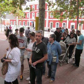 Cues de gent per votar a les eleccions al Parlament en un col·legi de Mataró