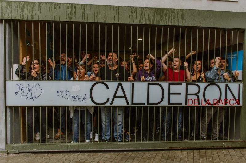 Els catalans surten al carrer contra l'ocupació policial de les  institucions | Redacció | barcelona | Política | El Punt Avui