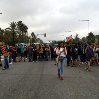 La Diagonal de Barcelona, tallada pels estudiants