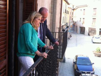 Joan Ortega i Santi Vivet, al balcó de can Parrella que dóna a la plaça Vella