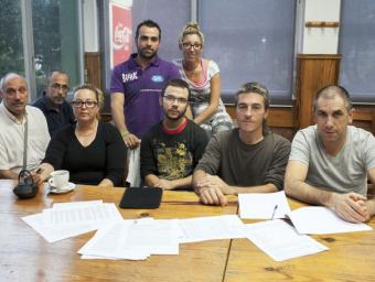 Membres de la plataforma ciutadana Salvem el Torrent d’Estiula en la reunió que van fer a Campdevànol Marc Sanyé