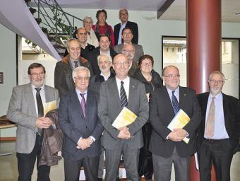 Foto de família de tots els representants dels ens que participen en el desenvolupament d’aquest programa