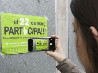 Un dels cartells anunciant el procés participatiu de diumenge, a Collsuspina Jordi Puig