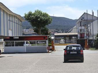 L’entrada de l’antiga fàbrica de Derbi al polígon industrial de Martorelles. L’empresa va tancar definitivament fa un any Ramon Ferrandis