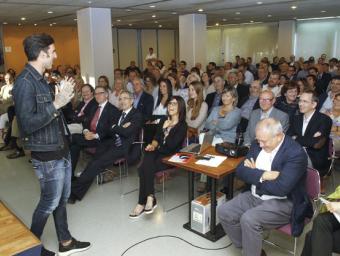 El popular trader de borsa Josef Ajram va atraure 250 persones en la conferència que organitzava el GDE a Granollers Ramon Ferrandis