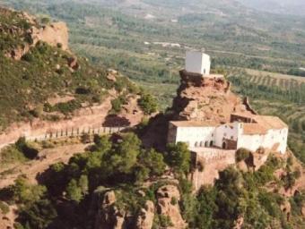 L'ermita de la Mare de Déu de la Roca www.poblescatalunya.com