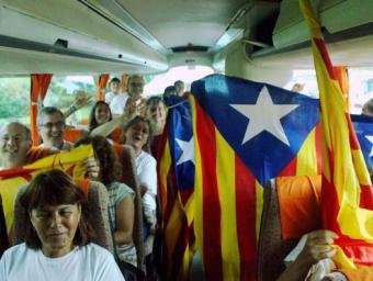 Un total de 54 autobusos han sortida des de Reus per participar a la Via Lliure 2015 de la Meridiana María Ramírez