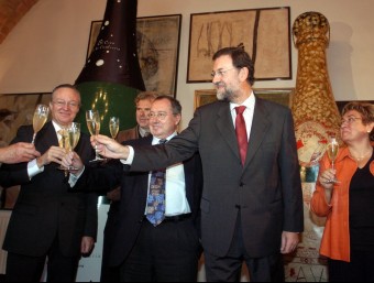 El president del PP, Mariano Rajoy, l'octubre de 2005 a Sant Sadurní d'Anoia desautoritzant el boicot.  O. DURAN