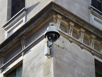Fraga ha instal·lat sis càmeres de videovigilància al carrer i preveu posar-n'hi més.  J. LL. LL