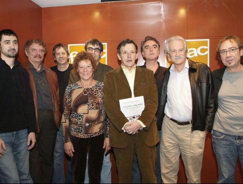 Presentació d'un llibre de músics i cantants valencians en desembre de 2006. ARXIU