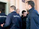  Els diversos bombers del GRAF de Barcelona entrant al jutjat de Gandesa    JAUME SELLART 