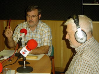 El secretari del Consell Valencià de Cultura participa a una emissora local de l'Horta. /  ARXIU