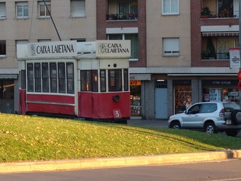 El tramvia número 3 que actualment es troba a la plaça Granollers de Mataró./  LL.M