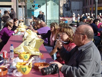 Imatge d'una de les darreres xatonades de Vilanova, a la plaça de la Mediterrània.  M.L