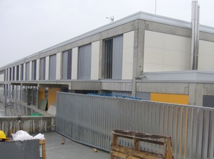 La nova escola, en obres, en una imatge recent. /  G.A