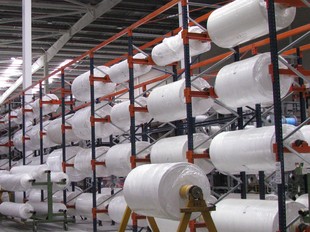 Imatge del magatzem de la nova nau industrial del grup tèxtil Dogi, al camí del Mig del Masnou.