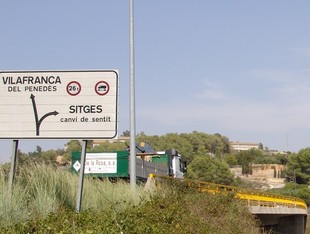 Pont de la C-15 al seu pas per Canyelles, en direcció a Vilafranca.  C.M