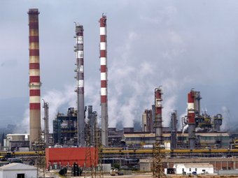 Vista de la refineria que Repsol Pétroleo té al Morell JUDIT FERNÁNDEZ