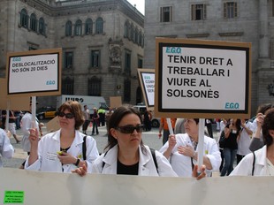 Treballadores d'EGO durant la manifestació a Barcelona.