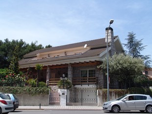 La casa que va ser assaltada a l'avinguda Salvador Dalí de Figueres.  J.P