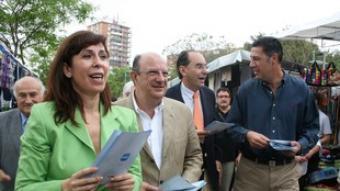 Els candidats del PP, al mercat de Lloreda de Badalona.