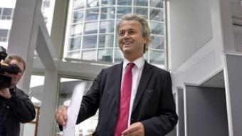 El líder del partit antimusulmà i d'extrema dreta PVV, Geert Wilders, votant. EFE