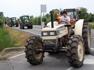 Imatge de la tractorada que van fer els pagesos al juny contra el pla dels Aiguamolls.  ACN