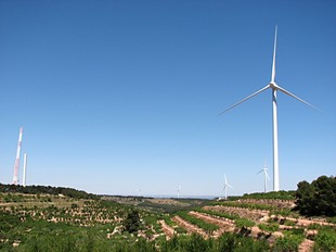 Al parc eòlic de Vilalba dels Arcs s´estan instal·lant nous aerogeneradors.