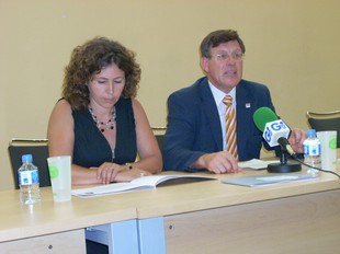 Cristina Alsina i Lluís Freixas, vicepresidenta i president del Consell Comarcal del Gironès, que aquest mes s'intercanviaran els papers.  DANI VILÂ