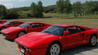 Tres dels Ferrari GTO presents en la celebració del 25è aniversari d'aquest model. FERRARI CLUB ESPAÑA