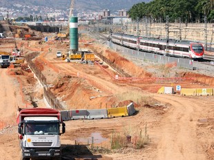 Obres del corredor ferroviari iniciades a la zona on s'ha de construir l'estació de la Sagrera.  LUIS ALBERTO VILLALBA
