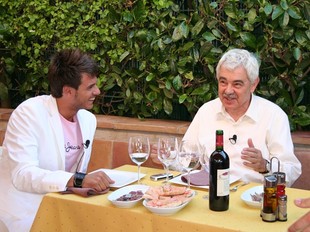 El presentador Christian Busquets amb Pasqual Maragall a Foixà i VULCANO