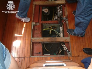 L'interior del veler on hi havia amagada la droga.
