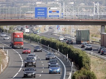 El volum de vehicles a qualsevol hora del dia és important. ARXIU