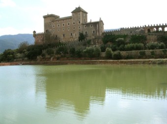 El castell de Riudabella és la seu del negoci, en què es van invertir 500.000 euros.