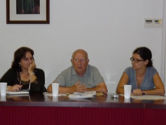 Part de la coordinadora del Centre d'Estudis, presidida per Paco Díaz. /  ESCORCOLL