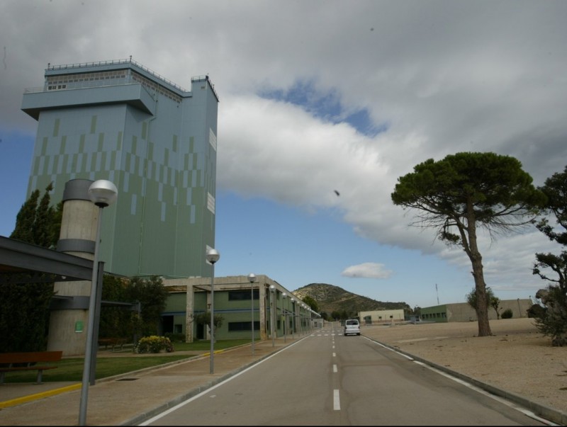 El magatzem on hi ha el reactor de l'antiga central nuclear Vandellòs I, que està previst que es desmantelli del tot el 2028 JUDIT FERNÀNDEZ