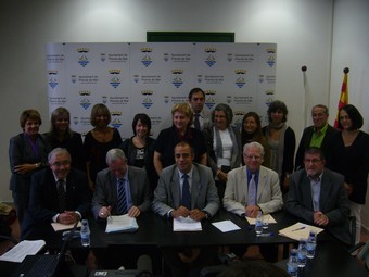 Els membres de la nova comissió, ahir a Premià de Mar. /  GERARD ARIÑO