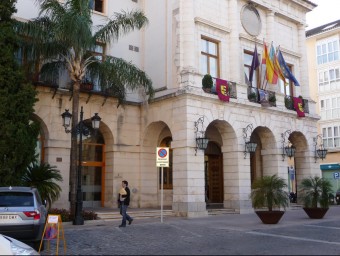 Façana principal de l'Ajuntament de Gandia. EL PUNT AVUI