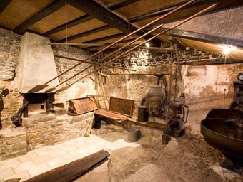 L'Ajuntament ha rehabilitat l'antic forn comunal del poble, que data del segle XIII.  EL PUNT