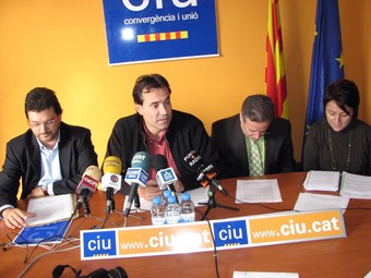 L'alcalde d'Almacelles, Josep Ibarz, i regidors de CiU a la ciutat de Lleida han presentat la seva posició davant la construcció d'una planta de triatge de residus al Segrià.