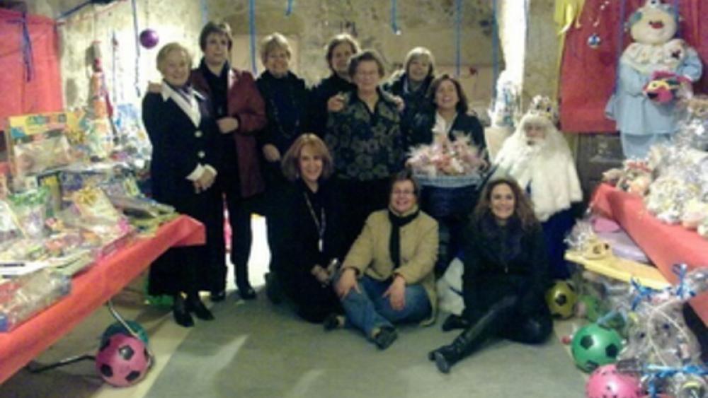 Els Reis solidaris de Platja d'Aro reparteixen regals a 120 nens | òscar  pinilla | Castell-Platja d'Aro | El Punt Avui