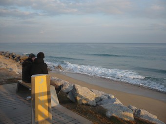 La platja de Vilassar de Mar, o el que queda d'ella, ahir a la tarda. E.FERRAN