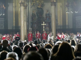 La basílica de Santa Maria es va omplir a vessar.  QUIM PUIG