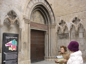 L'entrada de l'església, ahir, tancada TURA SOLER 